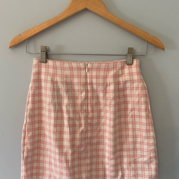 Brandy Melville pink/white checkered mini skirt - Picture 2 of 3